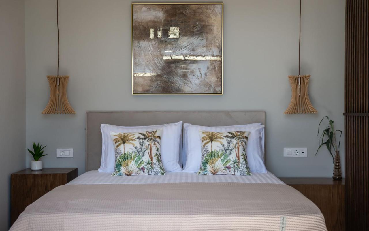 Delight Luxury - Contemporary Elegance & Tranquility, By Zantewize Villa